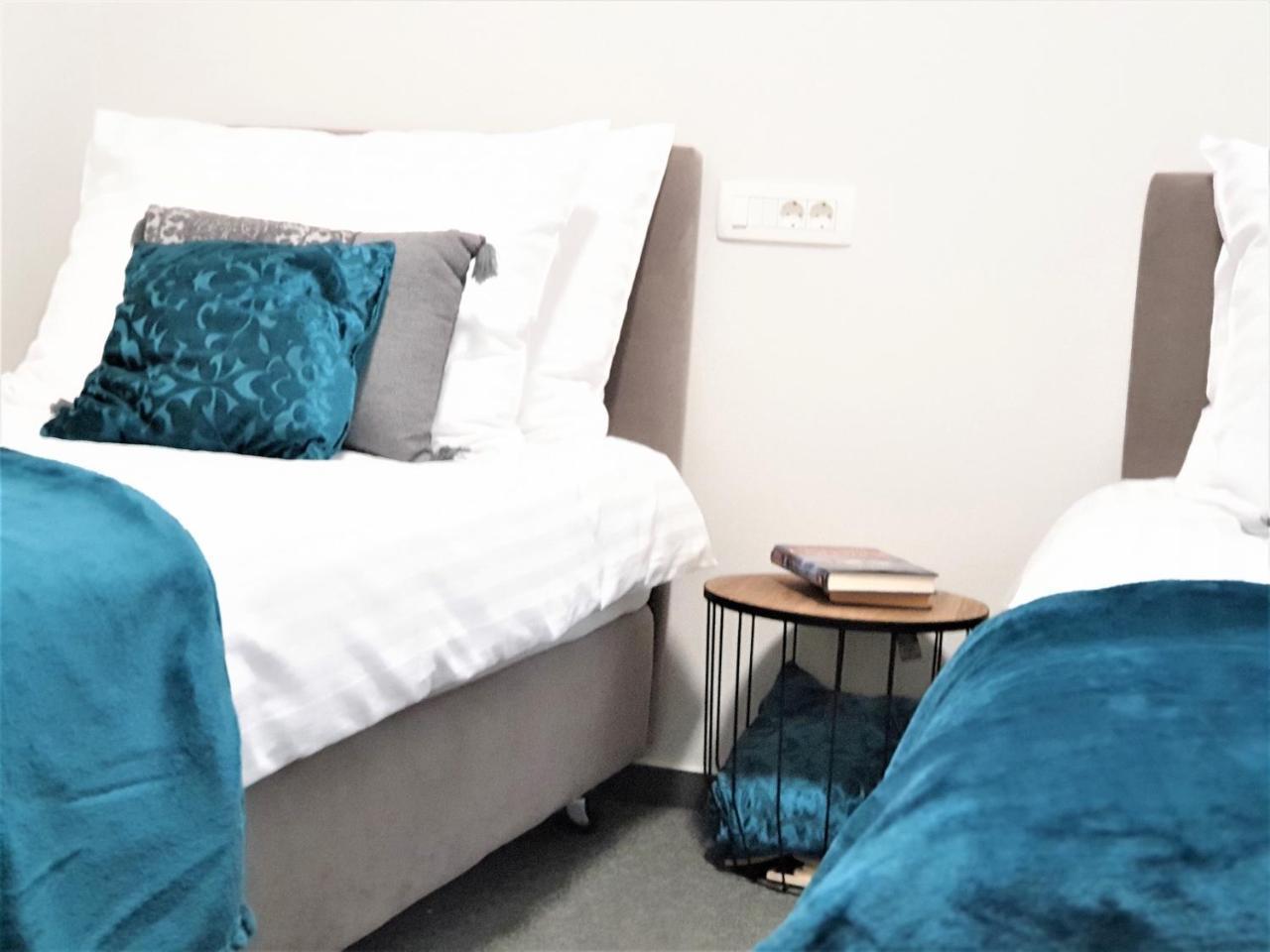 Smart Hostel Slavonski Brod Exterior photo